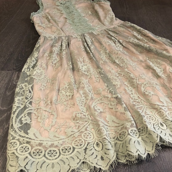 Stretch short lace dress - Picture 6 of 12